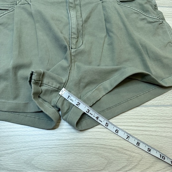 Pilcro Anthropologie Relaxed Pleated High Waisted Olive Green Shorts Size 32 - Picture 12 of 13